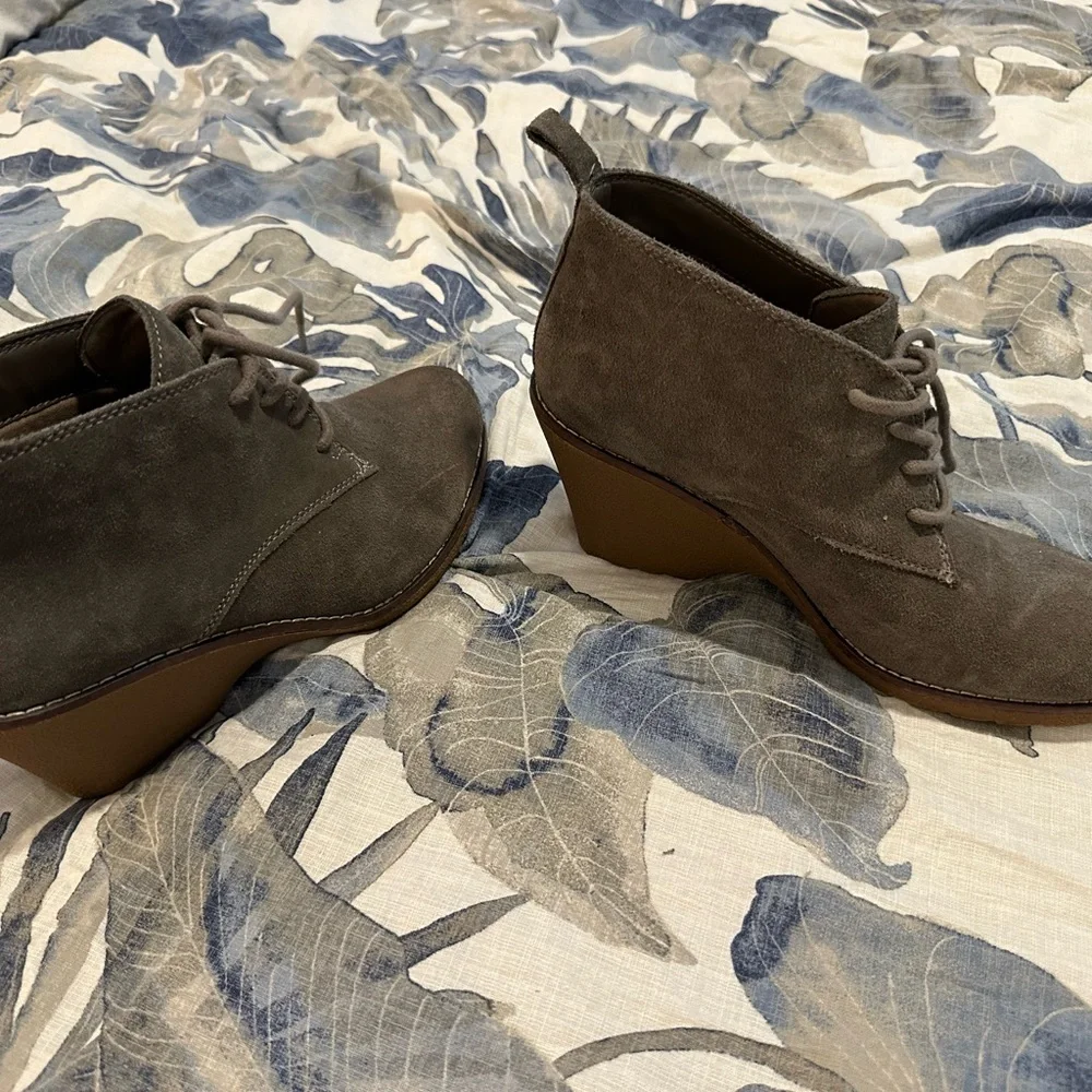 Sz 10 Women's Suede Wedge Ankle Booties Lace Up TRENDY